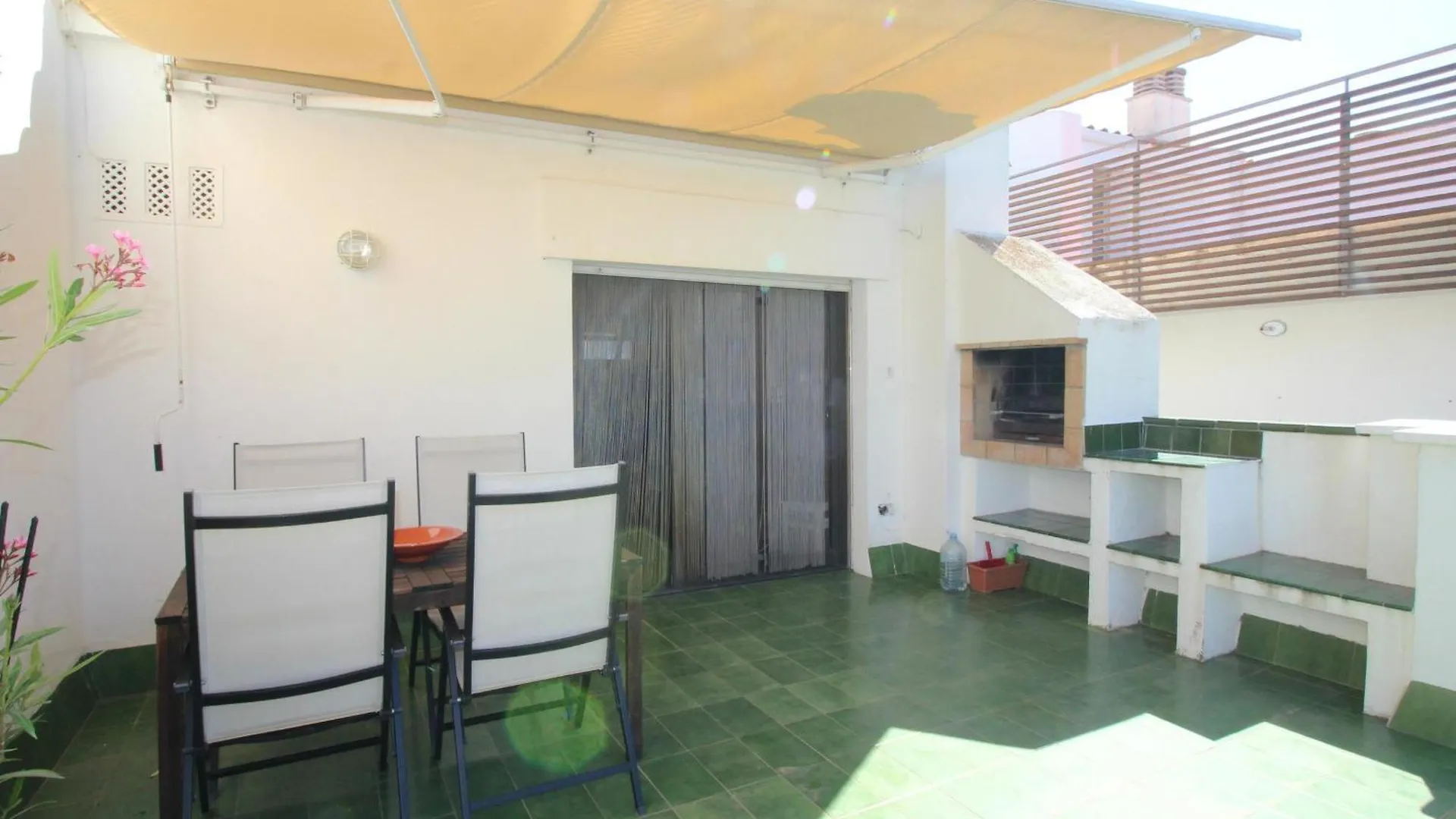 Contactos de Atico Acogedor Con Gran Terraza Cerca De La Playa De La Farella, Llanca - Es-228-191